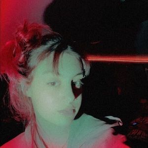 Meet your Posher, Iris